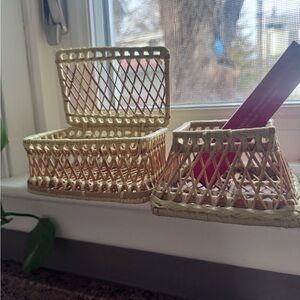 *VINTAGE* Woven Basket Storage set